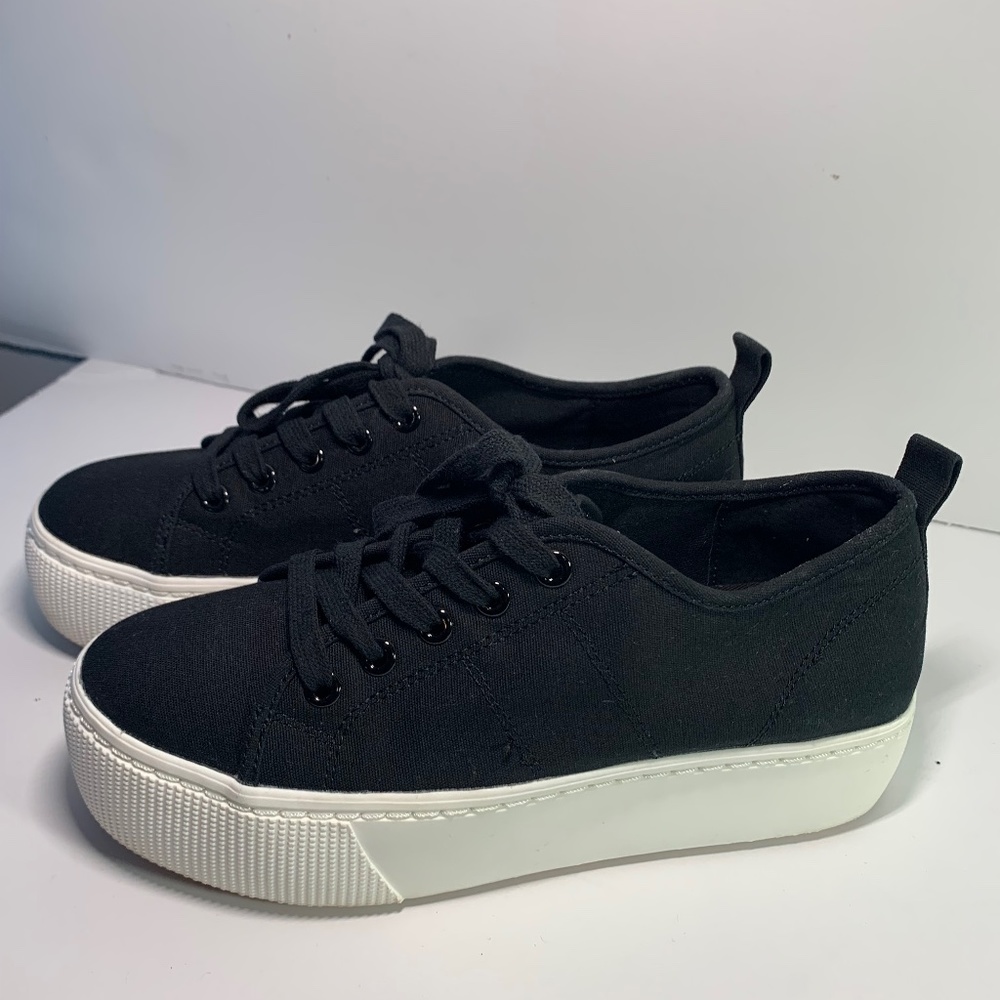 Women’s Fashion Sneaker